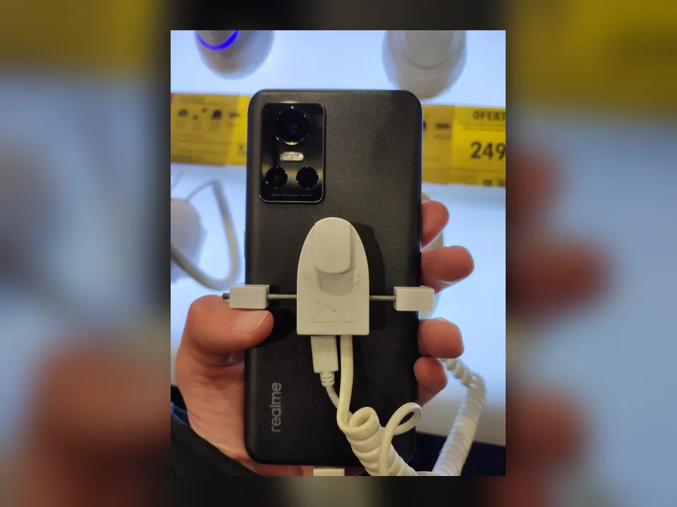 Téléphone représentatif de la marque realme